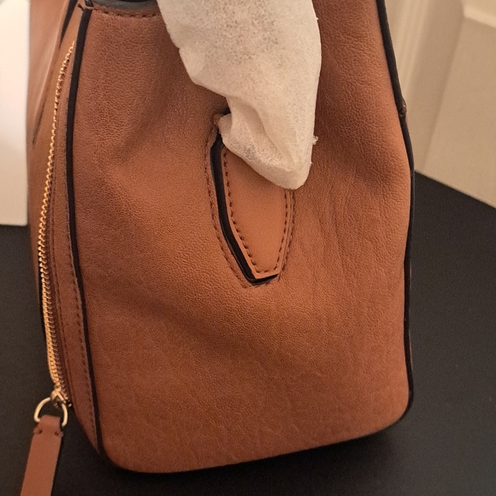 Calvin Klein Elaine Vegan Leather Sachel Bag NWT - Picture 2 of 9